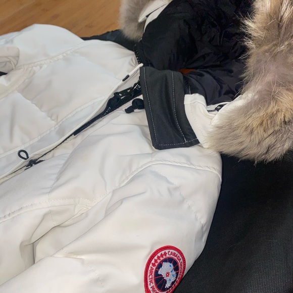 Women’s Canada goose long jacket - Picture 4 of 4